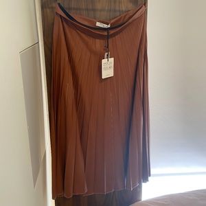 NWT Beatrice B Italia Vegan Leather Pleated skirt sz 46